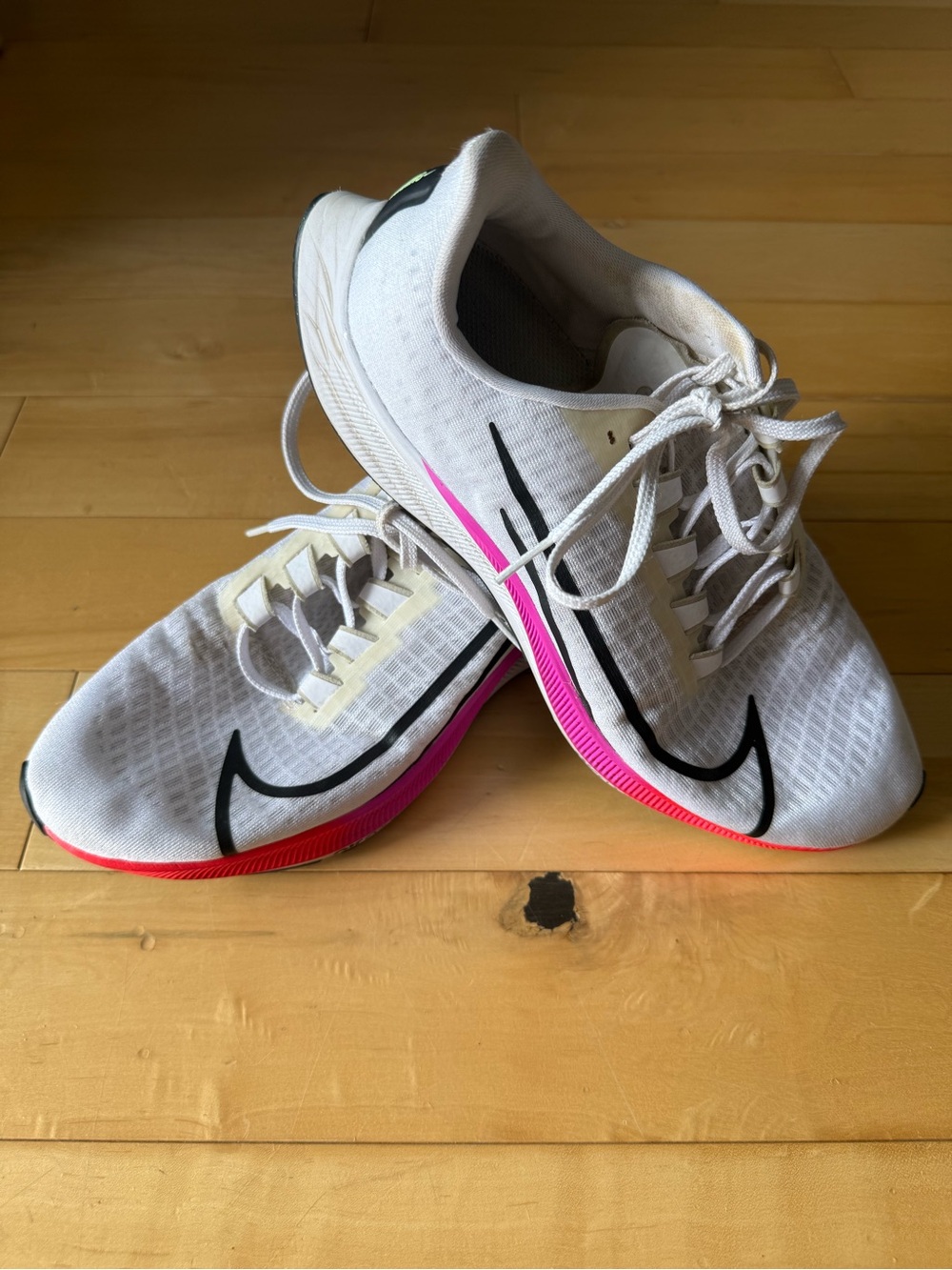 Nike Air Zoom Pegasus 37 White and Rainbow - Picture 6 of 7